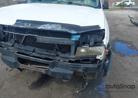 2002 Chevrolet Avalanche 1500 из США, поврежденный, VIN 3GNEC13T72G107478